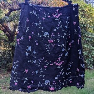 Sandra Petite Size 10P Black Floral Embroidered Skirt